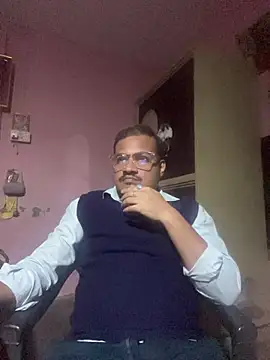 Snapshot of Saxymood1111 chatting on February 18, 2026, 8:33 am Saxymood1111 online show from February 18, 2026, 8:33 am