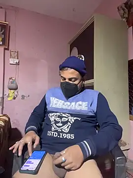 Snapshot of Saxymood1111 chatting on February 3, 2026, 6:22 am Saxymood1111 online show from February 3, 2026, 6:22 am