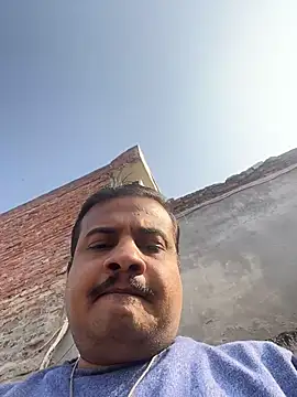 Snapshot of Saxymood1111 chatting on January 17, 2026, 8:40 am Saxymood1111 online show from January 17, 2026, 8:40 am