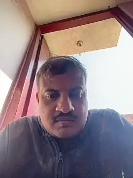 Snapshot of Saxymood1111 chatting on February 6, 2026, 8:21 am Saxymood1111 online show from February 6, 2026, 8:21 am