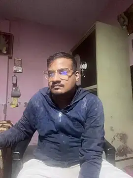 Snapshot of Saxymood1111 chatting on February 19, 2026, 8:22 am Saxymood1111 online show from February 19, 2026, 8:22 am