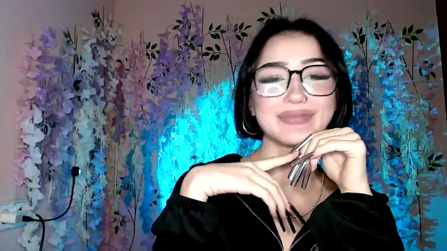 Snapshot of Sweeet_Sss chatting on November 28, 2025, 3:23 pm Sweeet Sss online show from November 28, 2025, 3:23 pm