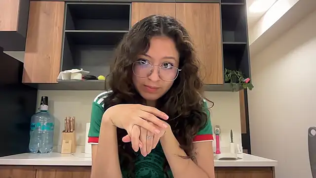 Snapshot of Alicatcua_ chatting on July 2, 2026, 2:12 am Alicatcua online show from July 2, 2026, 2:12 am
