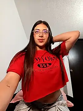 Violett  Rose online show from December 16, 2025, 2:16 am