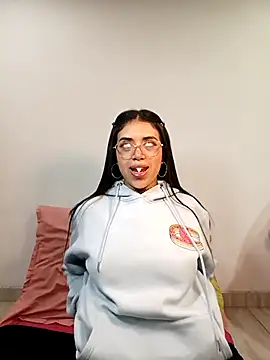 Violett  Rose online show from December 1, 2025, 2:34 am