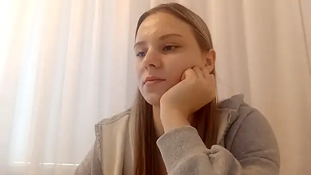 Snapshot of CrackShirker chatting on February 20, 2026, 6:26 am CrackShirker online show from February 20, 2026, 6:26 am