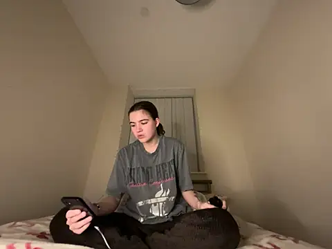 lucyx xx online show from February 27, 2026, 6:30 pm