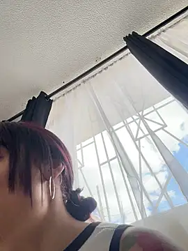 Snapshot of Mia_fiire chatting on April 8, 2026, 7:15 pm Mia fiire online show from April 8, 2026, 7:15 pm