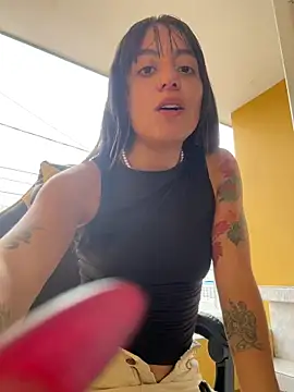 Snapshot of Mia_fiire chatting on March 10, 2026, 7:07 pm Mia fiire online show from March 10, 2026, 7:07 pm