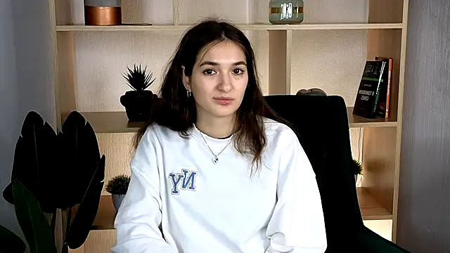 Snapshot of AllineKlukan chatting on November 28, 2025, 2:50 pm AllineKlukan online show from November 28, 2025, 2:50 pm