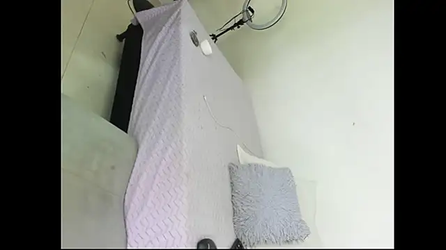 violetaebony online show from February 22, 2026, 8:32 pm