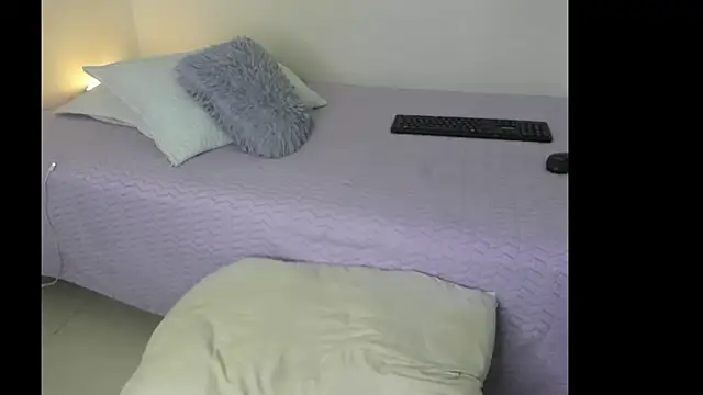 violetaebony online show from January 14, 2026, 11:52 pm