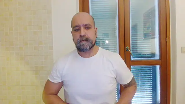 Snapshot of AMIRDIB2025 chatting on April 10, 2026, 5:09 pm AMIRDIB2025 online show from April 10, 2026, 5:09 pm