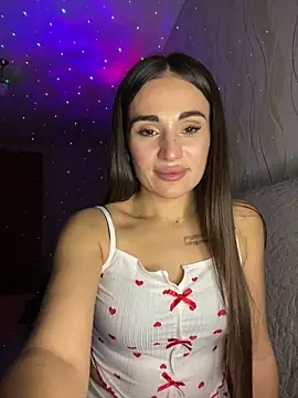 Snapshot of MonikaSi chatting on February 8, 2026, 8:17 pm MonikaSi online show from February 8, 2026, 8:17 pm