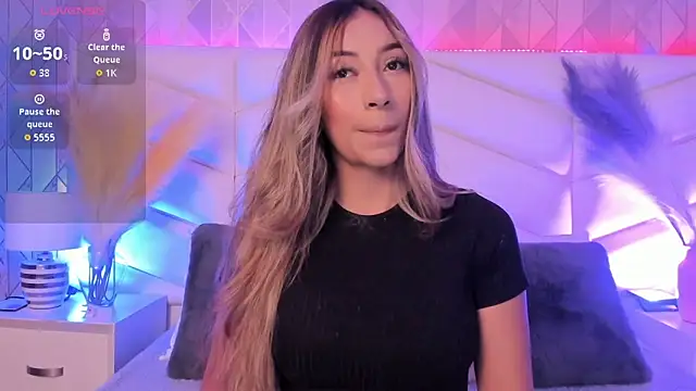 Lizzi Hotman  online show from June 16, 2026, 8:20 pm