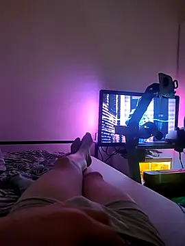 Snapshot of Gitara95 chatting on November 28, 2025, 10:21 pm Gitara95 online show from November 28, 2025, 10:21 pm