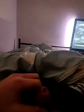 Snapshot of Gitara95 chatting on November 27, 2025, 11:49 pm Gitara95 online show from November 27, 2025, 11:49 pm