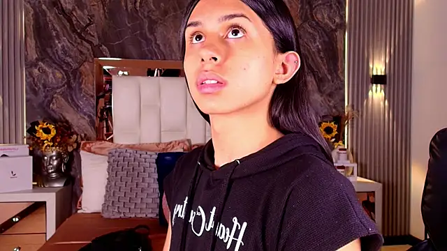 Caroline foster1 online show from March 27, 2026, 12:06 pm