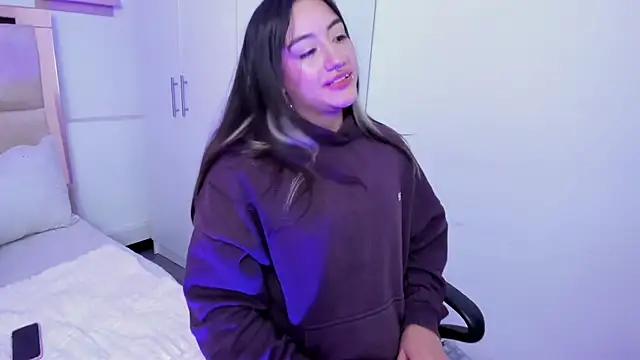 Nana  S online show from January 7, 2026, 3:22 am