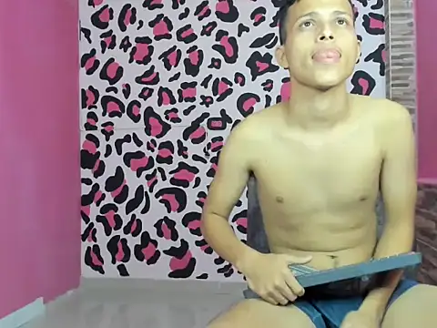 Snapshot of javierhotx chatting on November 28, 2025, 4:23 am javierhotx online show from November 28, 2025, 4:23 am