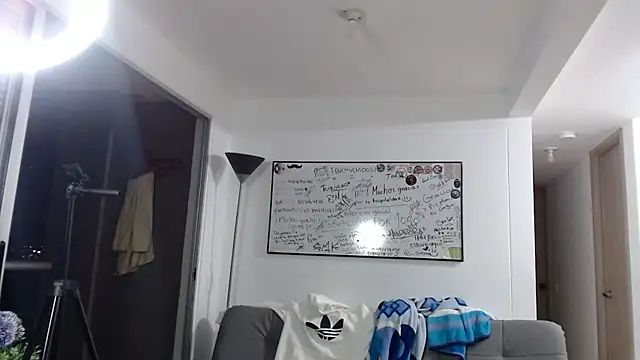 katy charlot online show from November 29, 2025, 2:34 am