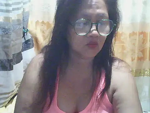 Snapshot of fireflower70 chatting on February 16, 2026, 4:49 pm fireflower70 online show from February 16, 2026, 4:49 pm