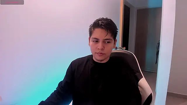 Asta YunoXXX online show from May 20, 2026, 4:31 am
