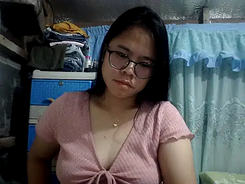 xxdreamgirl69 online show from May 10, 2026, 10:33 pm