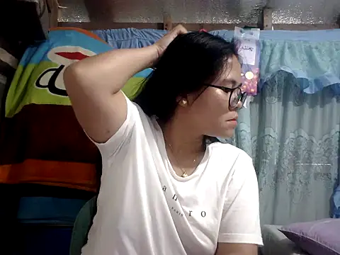 xxdreamgirl69 online show from May 12, 2026, 2:08 am