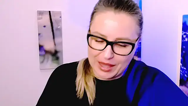 MilisBrey  online show from November 28, 2025, 10:15 am