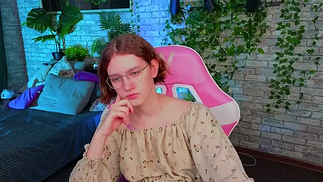 Mia Mooore online show from February 24, 2026, 1:12 pm