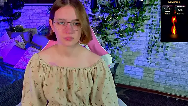 Mia Mooore online show from January 18, 2026, 1:36 pm