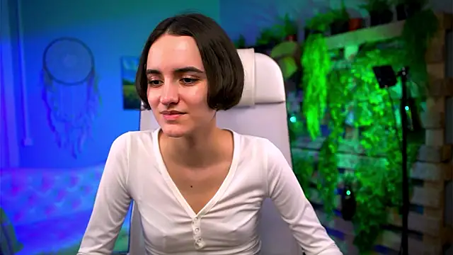 Snapshot of KateWillows chatting on March 2, 2026, 4:24 am KateWillows online show from March 2, 2026, 4:24 am