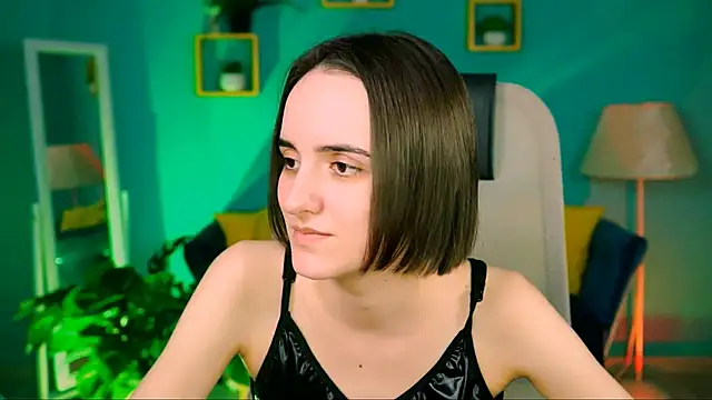 Snapshot of KateWillows chatting on April 6, 2026, 4:46 am KateWillows online show from April 6, 2026, 4:46 am