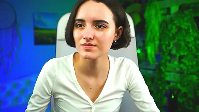 Snapshot of KateWillows chatting on March 10, 2026, 8:29 am KateWillows online show from March 10, 2026, 8:29 am