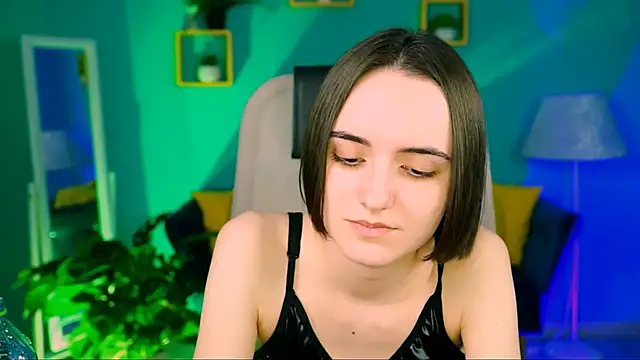 Snapshot of KateWillows chatting on April 6, 2026, 4:30 am KateWillows online show from April 6, 2026, 4:30 am