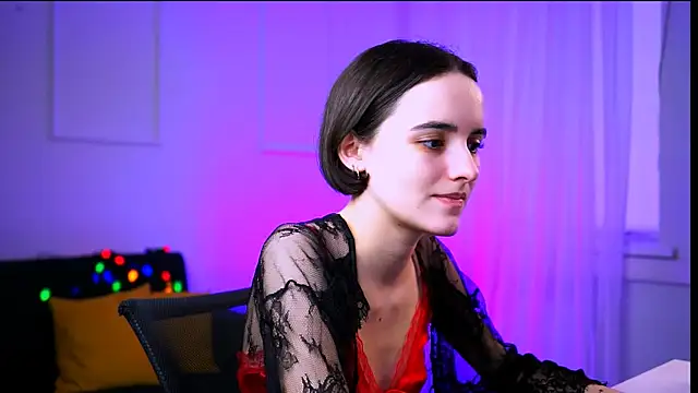 KateWillows online show from February 20, 2026, 4:53 am