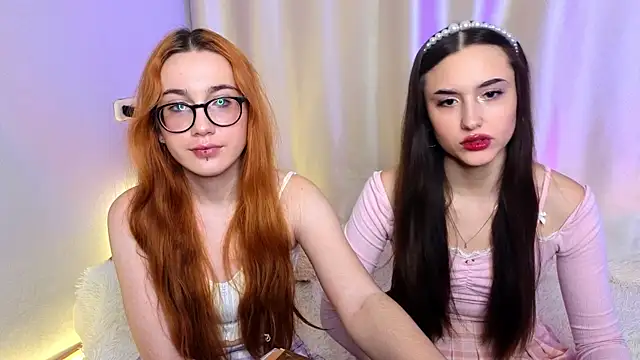 sunny luna online show from November 28, 2025, 2:28 pm