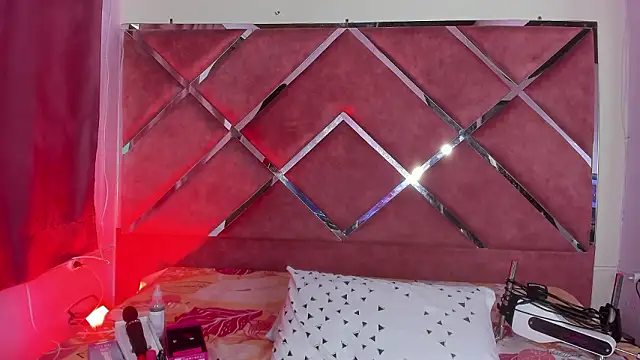 MeganDangelo online show from February 6, 2026, 9:11 pm