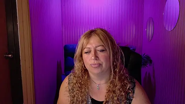MilfArlet online show from May 14, 2026, 1:41 pm