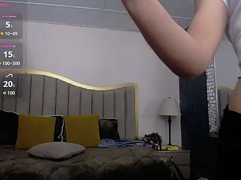 Snapshot of alyson_ethan chatting on February 5, 2026, 9:10 pm alyson ethan online show from February 5, 2026, 9:10 pm