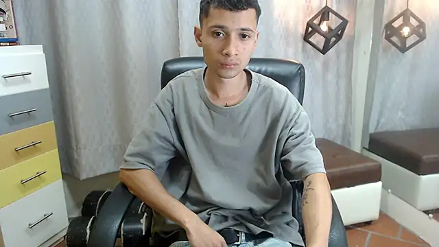 Snapshot of LucassSmith11 chatting on May 30, 2026, 3:35 am LucassSmith11 online show from May 30, 2026, 3:35 am