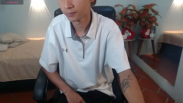 LucassSmith11 online show from December 4, 2025, 11:42 am