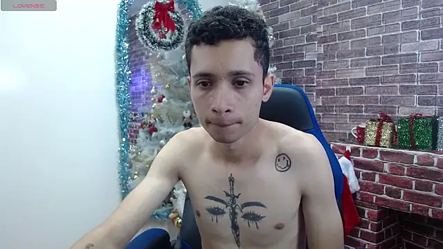 LucassSmith11 online show from December 21, 2025, 12:18 pm