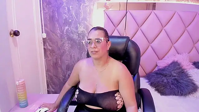 MHONIKBELUCCI online show from March 23, 2026, 10:09 pm