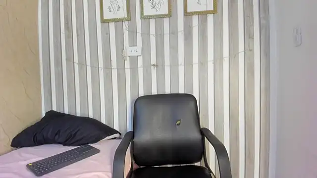 Snapshot of _Zoecooper chatting on February 21, 2026, 7:16 pm Zoecooper online show from February 21, 2026, 7:16 pm