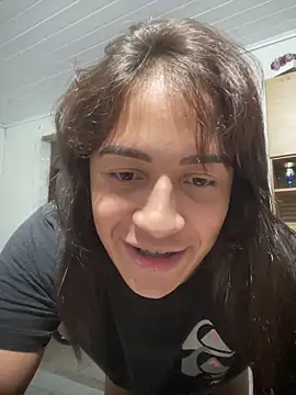 larysinha online show from April 13, 2026, 12:36 am