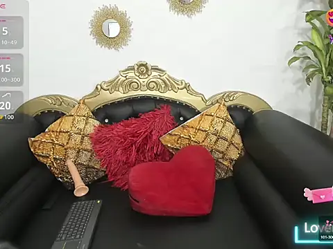 Snapshot of cristal_millers chatting on June 10, 2026, 8:10 pm cristal millers online show from June 10, 2026, 8:10 pm