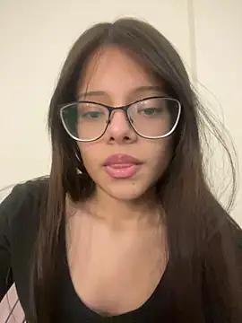 Snapshot of omifresita chatting on June 29, 2026, 9:36 pm omifresita online show from June 29, 2026, 9:36 pm
