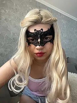 Snapshot of s4rah chatting on March 18, 2026, 11:13 am s4rah online show from March 18, 2026, 11:13 am